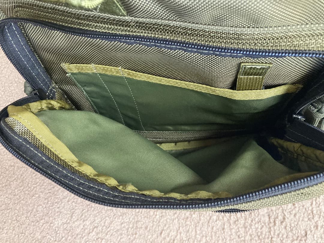 美品！BRIEFING A4 ライナー