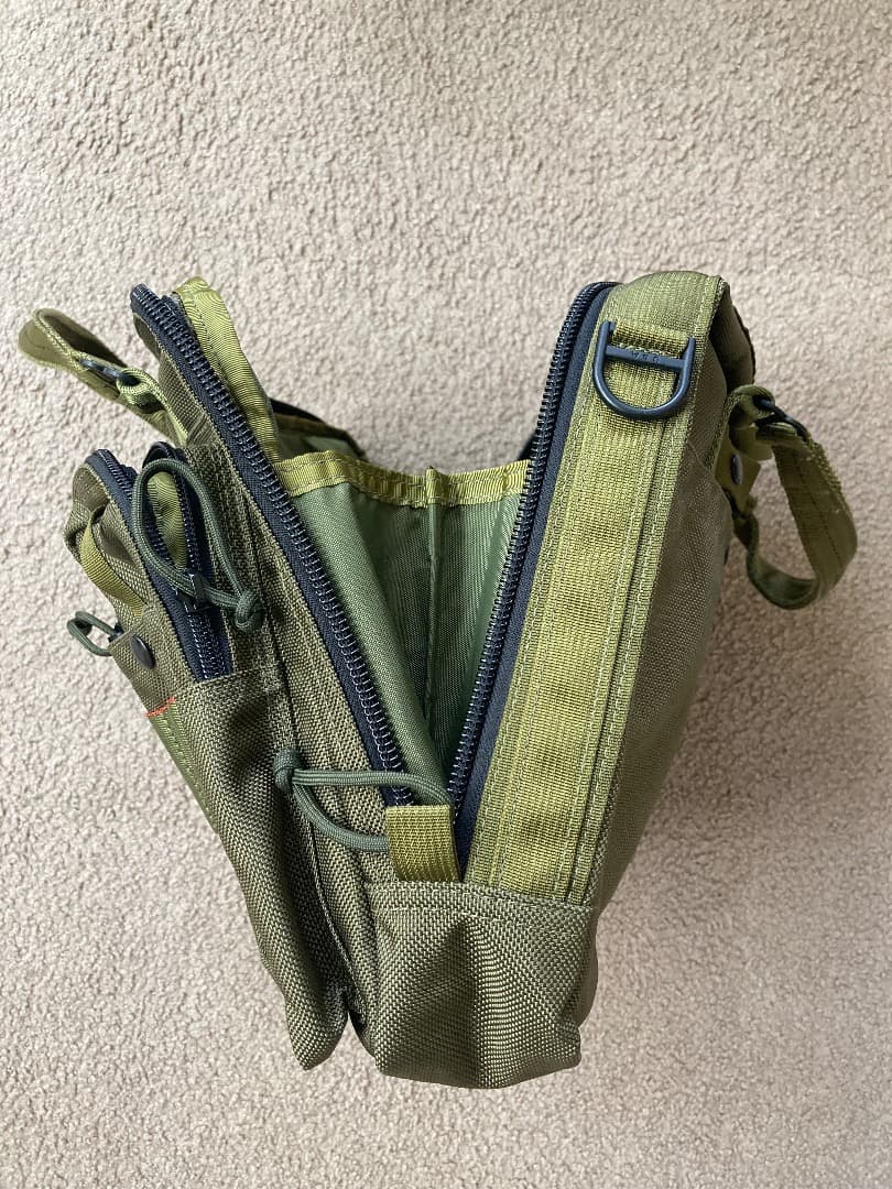 美品！BRIEFING A4 ライナー