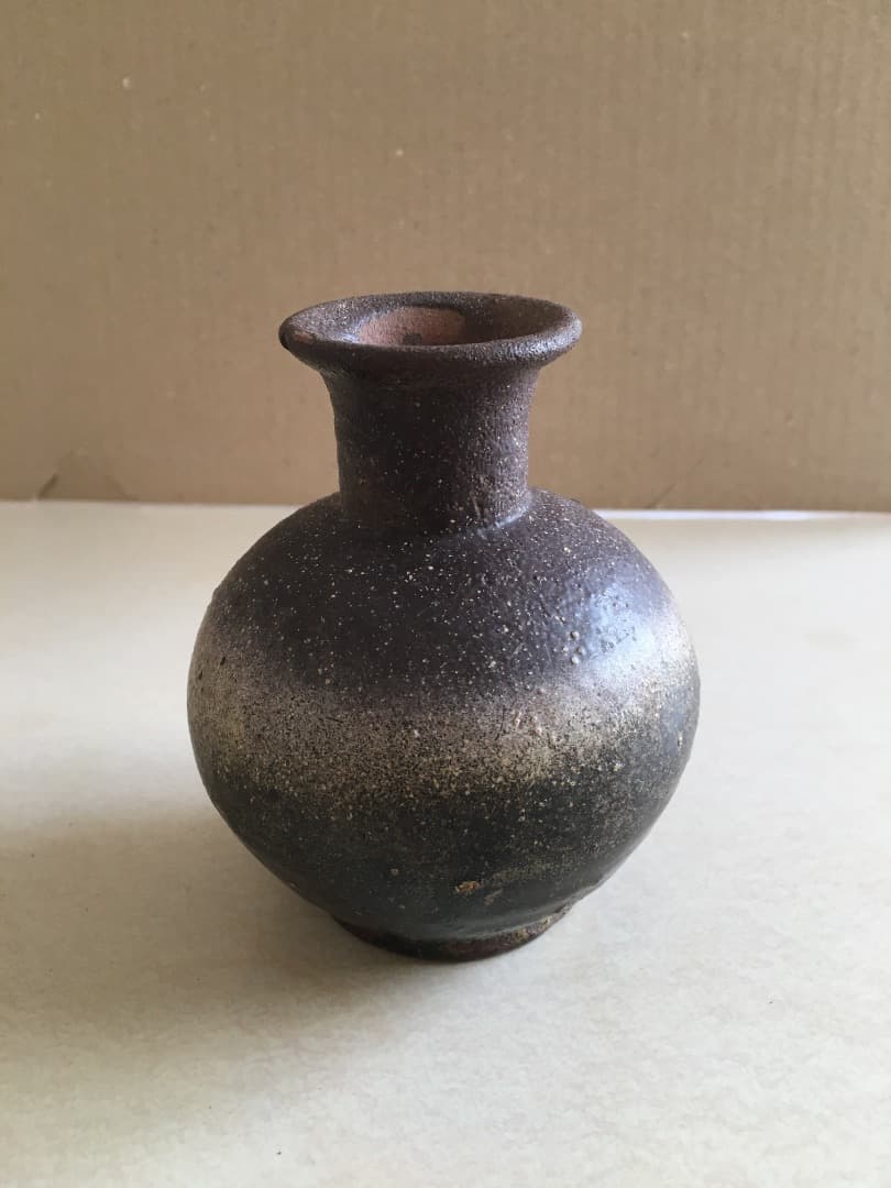 琉球 喜名焼締黒釉油壺　17世紀末－18世紀　　古陶　徳利