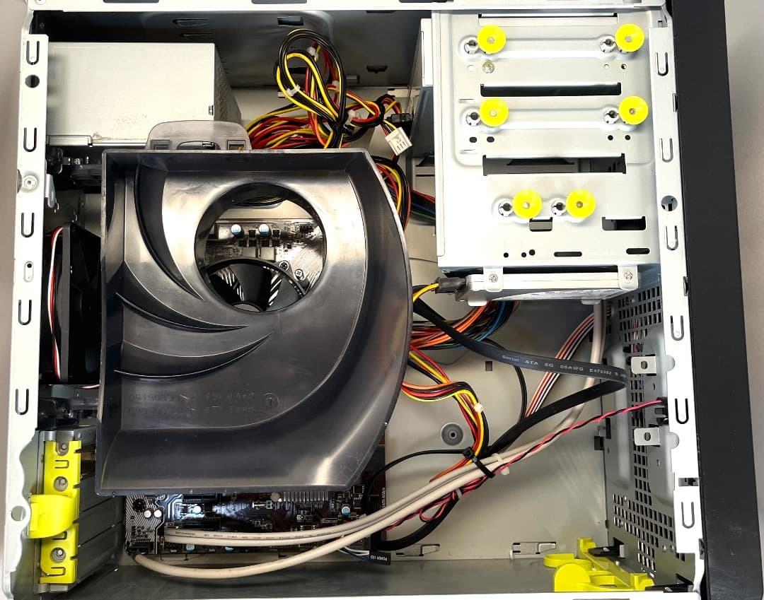 自作！第6世代 Core i5-6500T グラボ付（Quadro） Win11