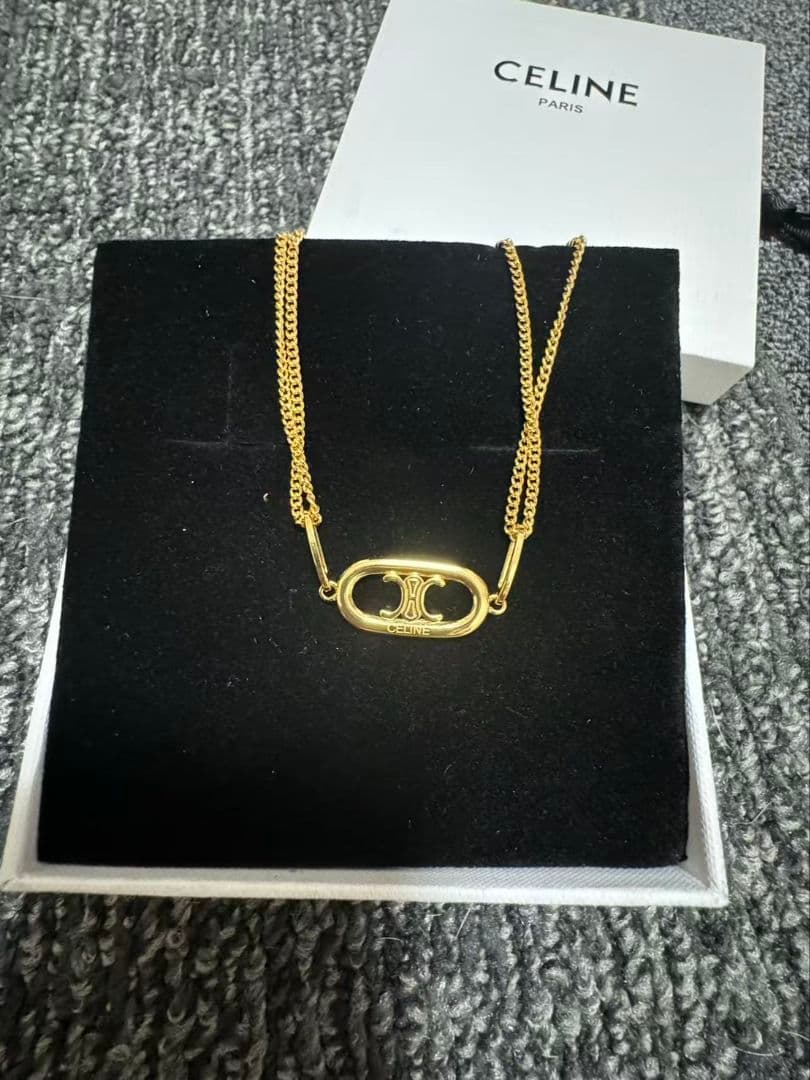 S様CELINE セリーヌ トリオンフ ロゴ ネックレス ゴールド