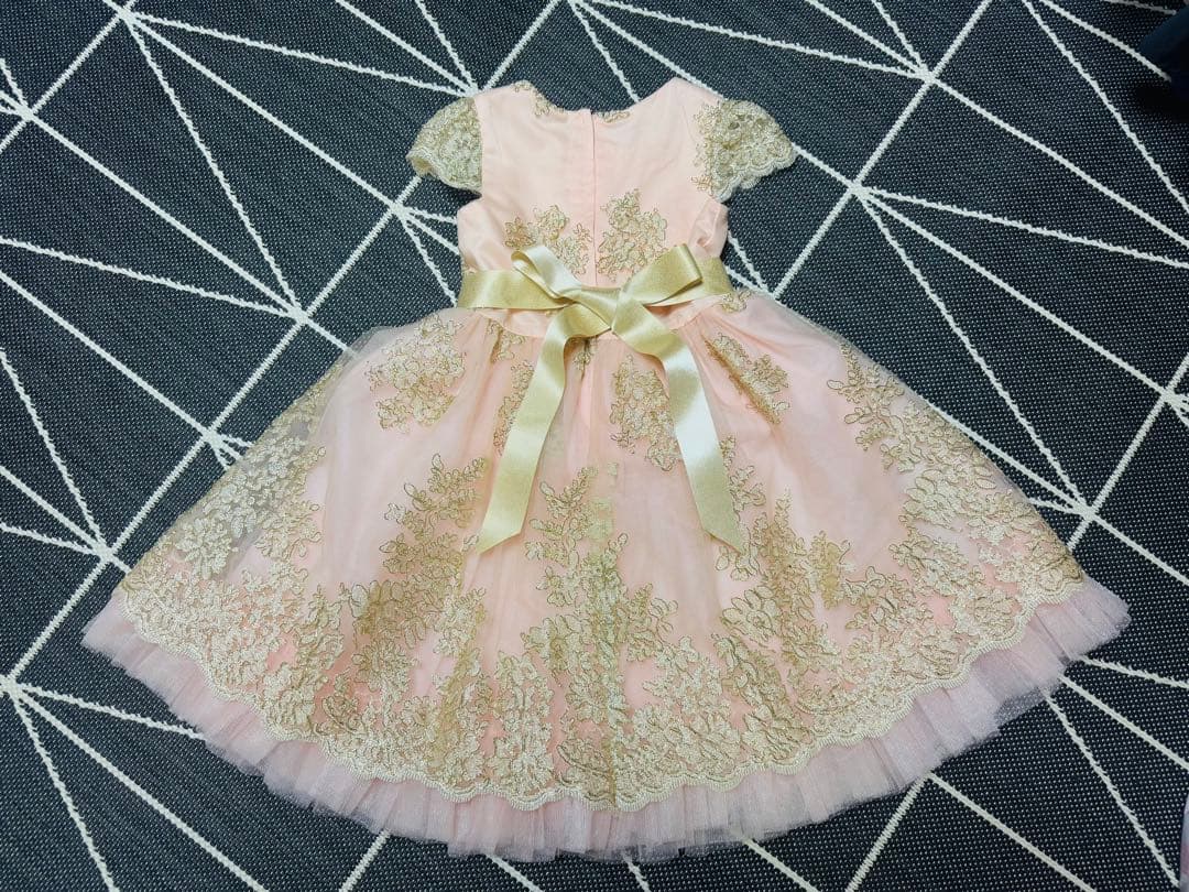 【専用▶︎のん☆様】ピンクの刺繍入りフォーマルドレス 130