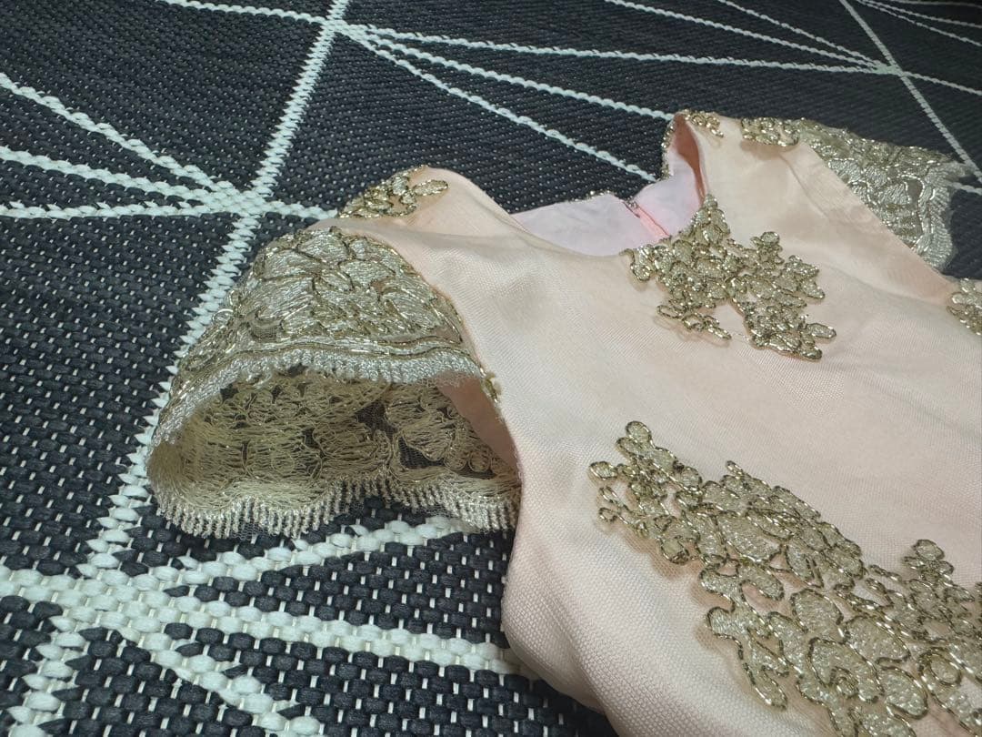 【専用▶︎のん☆様】ピンクの刺繍入りフォーマルドレス 130