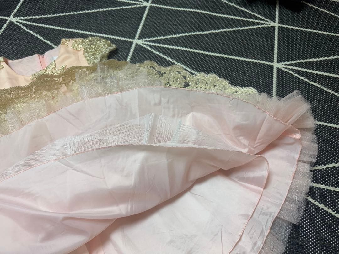 【専用▶︎のん☆様】ピンクの刺繍入りフォーマルドレス 130