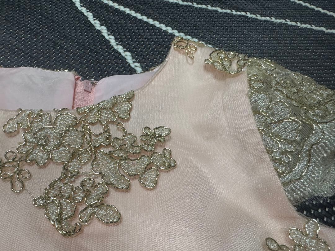 【専用▶︎のん☆様】ピンクの刺繍入りフォーマルドレス 130