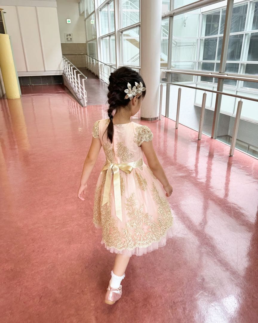 【専用▶︎のん☆様】ピンクの刺繍入りフォーマルドレス 130