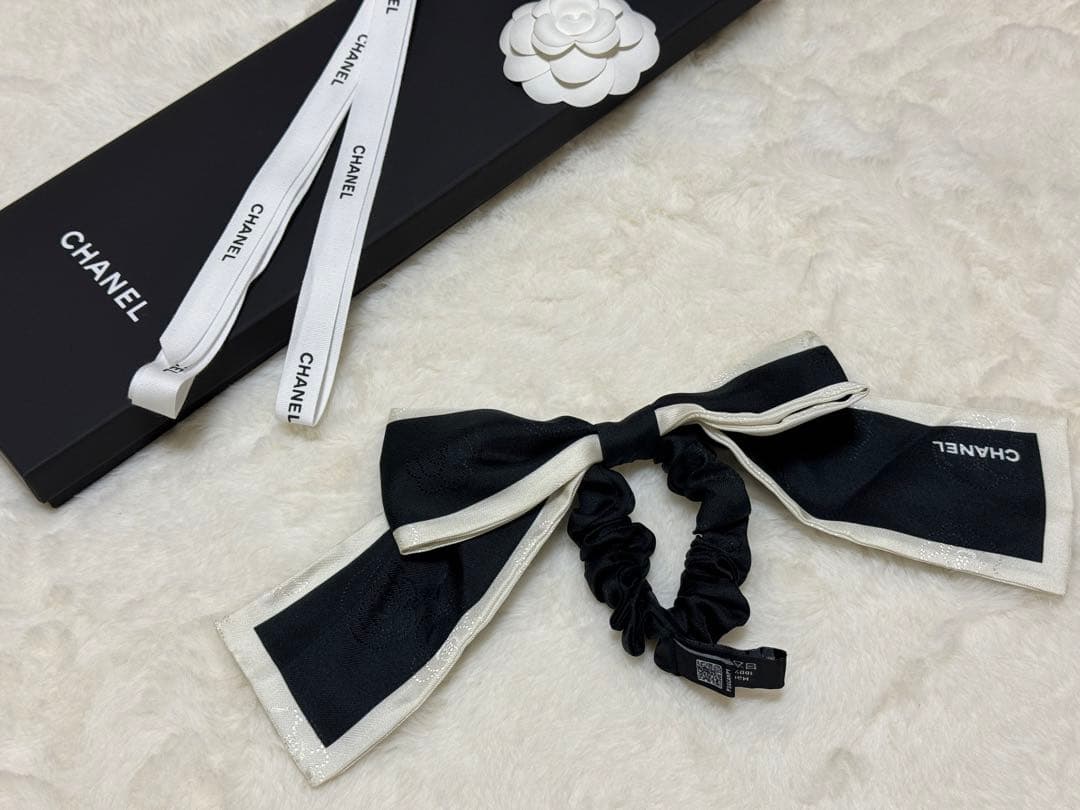 CHANEL ヘアアクセサリー シルクリボンシュシュ 箱あり
