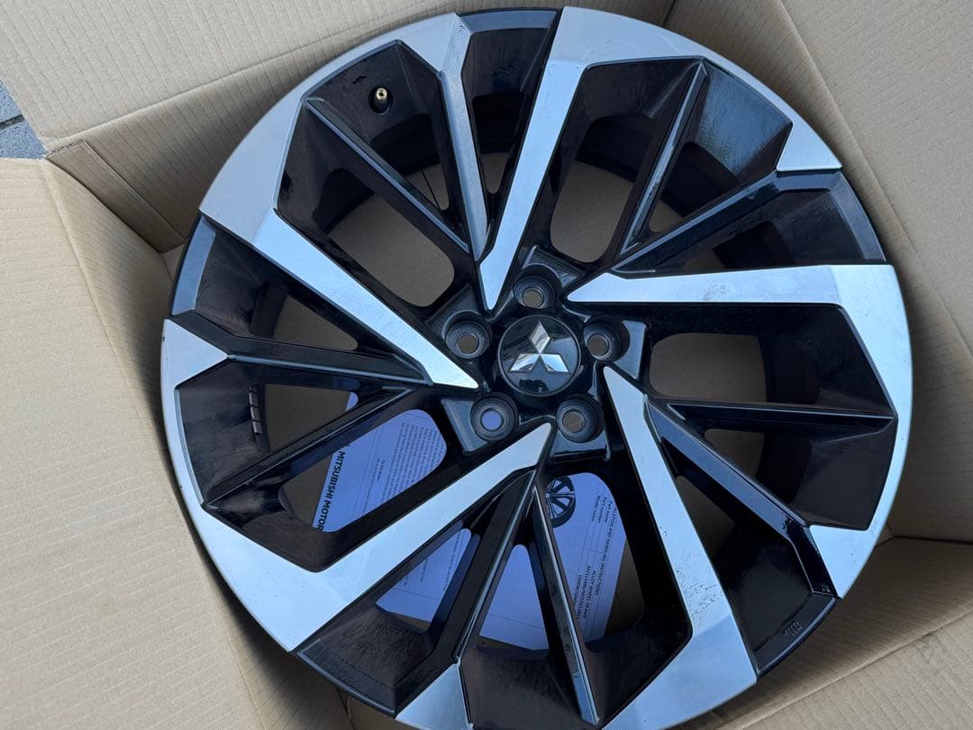 三菱アウトランダーPHEVGN0W純正20インチホイール 4本純正品1本小キズ有