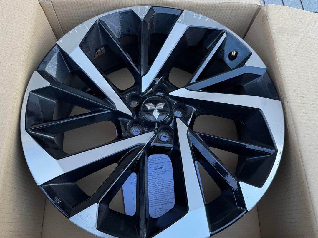 三菱アウトランダーPHEVGN0W純正20インチホイール 4本純正品1本小キズ有