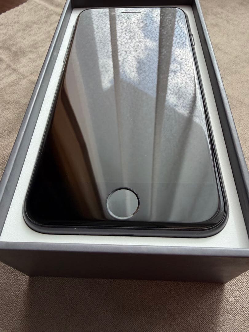 【極美品】iPhone 8 スペースグレイ 64GB バッテリー91%付属有り