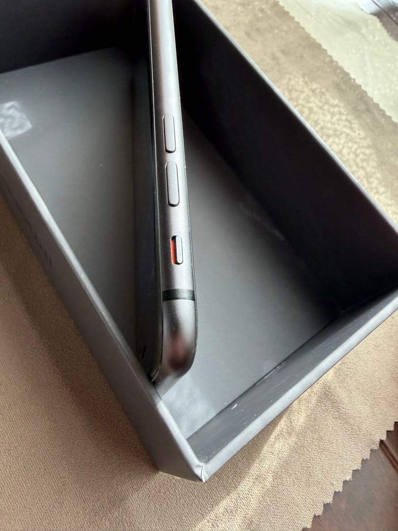 【極美品】iPhone 8 スペースグレイ 64GB バッテリー91%付属有り