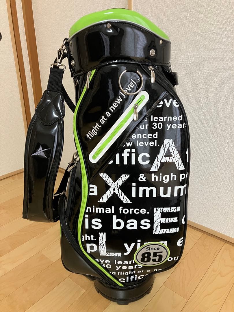 値下！ゴルフ　キャディバッグ　アクセル メンズ　エナメル系 AXEL