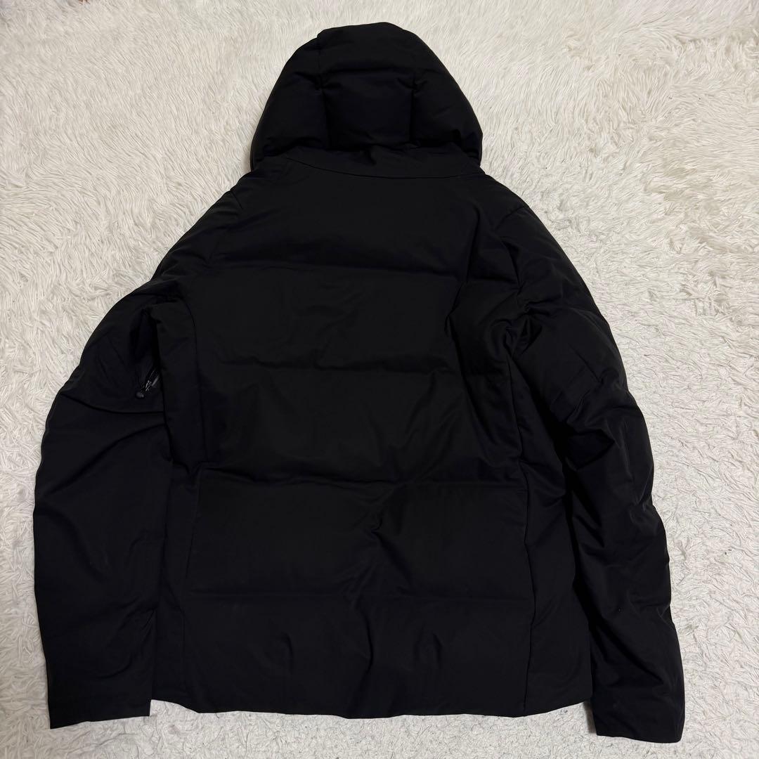 近年美品XLサイズ　デサントオルテライン　マウンテニア　ダウンジャケット　黒