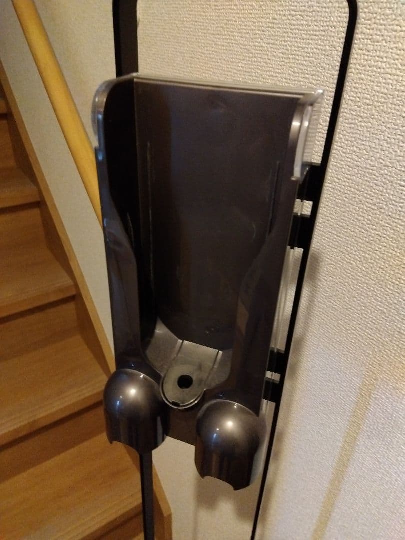 ダイソン掃除機のスタンドとアタッチメント