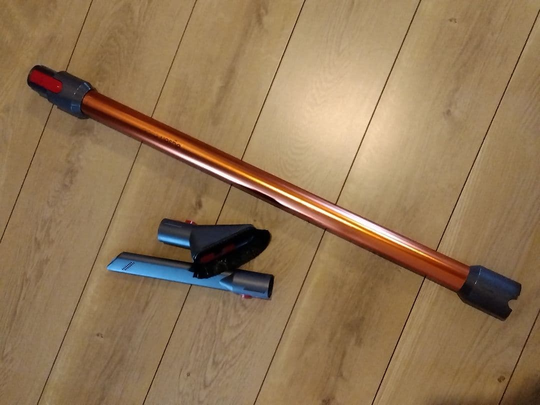 ダイソン掃除機のスタンドとアタッチメント