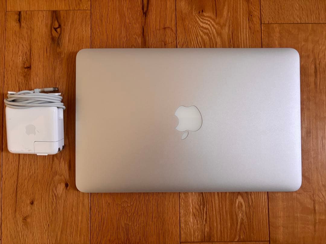 【美品】MacBook Air 11.6インチ Mid 2012 / 初期化済み