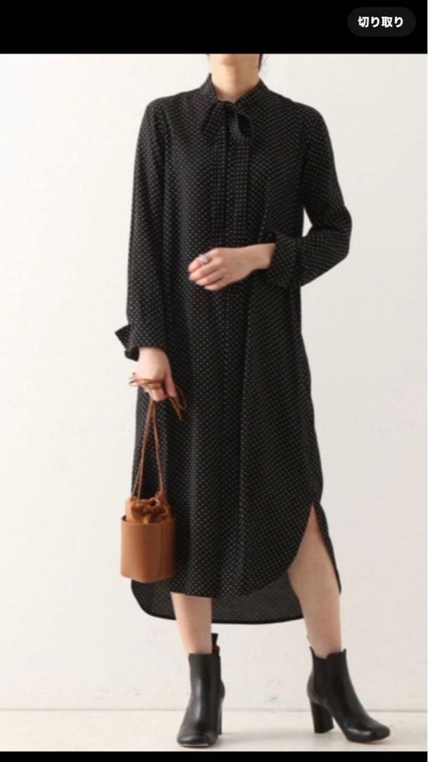 美品　MADISONBLUE ボウタイ ロングワンピース レッドロゴ刺繍