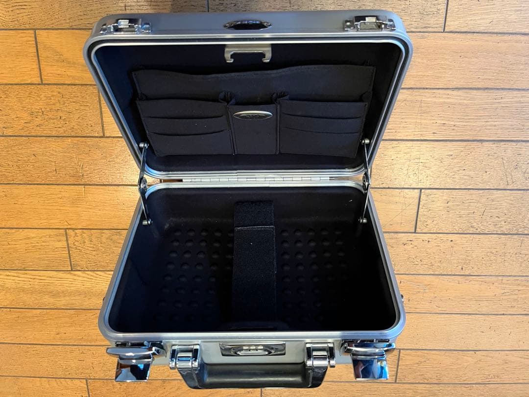 【ゼロハリバートン】 美品・ミニアタッシュケース