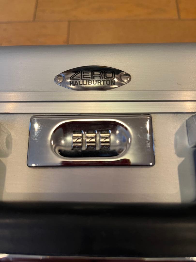 【ゼロハリバートン】 美品・ミニアタッシュケース