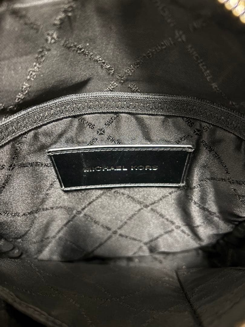 美品　MICHAEL KORS ショルダーバッグ ブラック シンプル