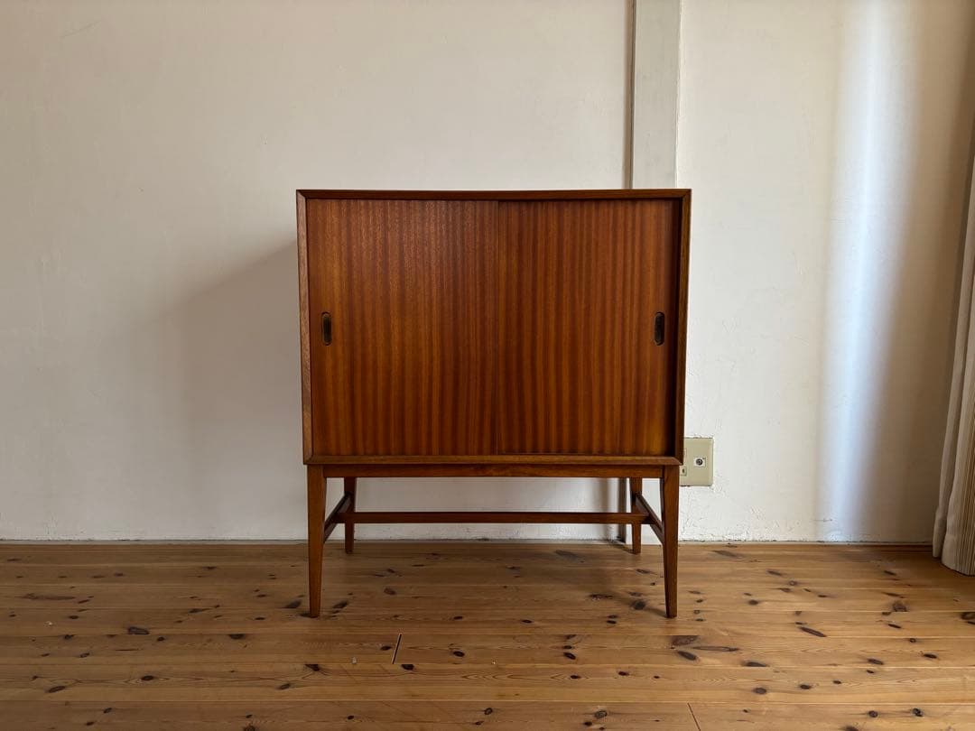 北欧ヴィンテージ　チーク　イギリス　キャビネット