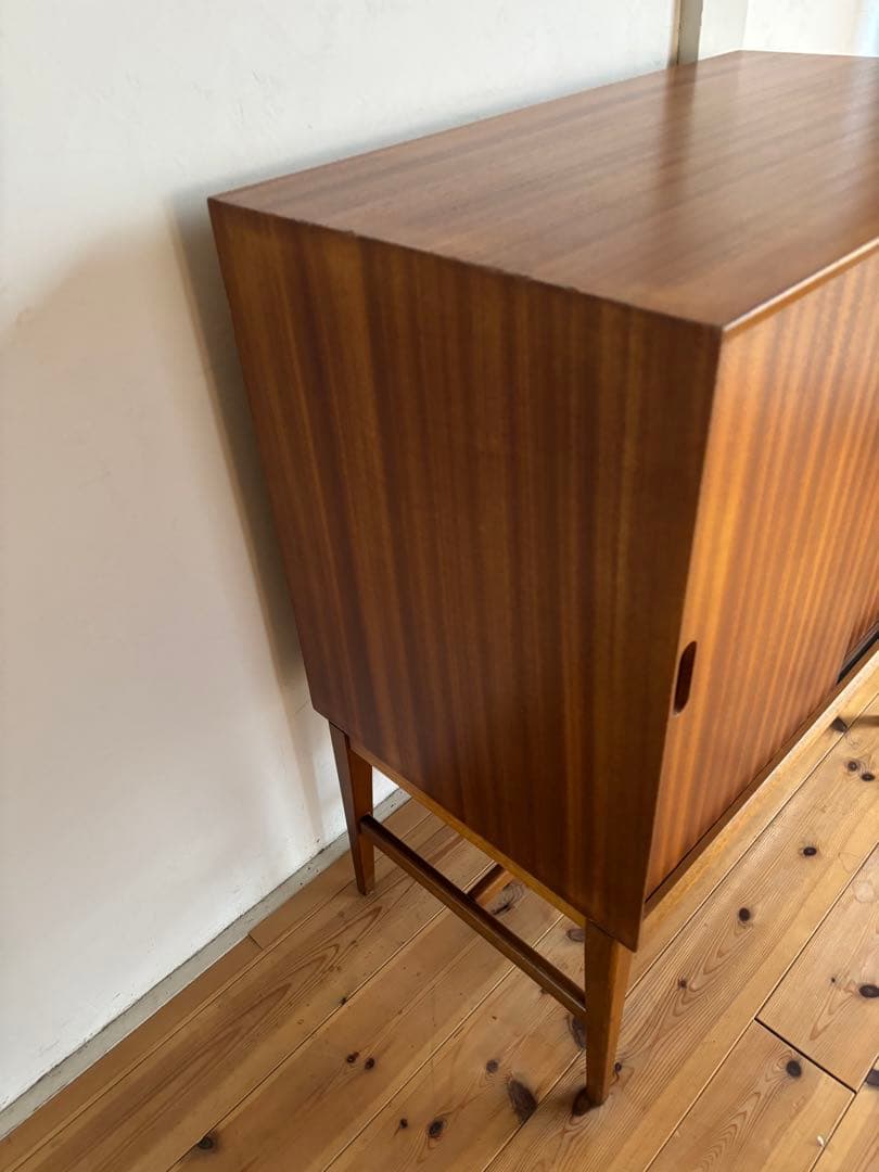 北欧ヴィンテージ　チーク　イギリス　キャビネット