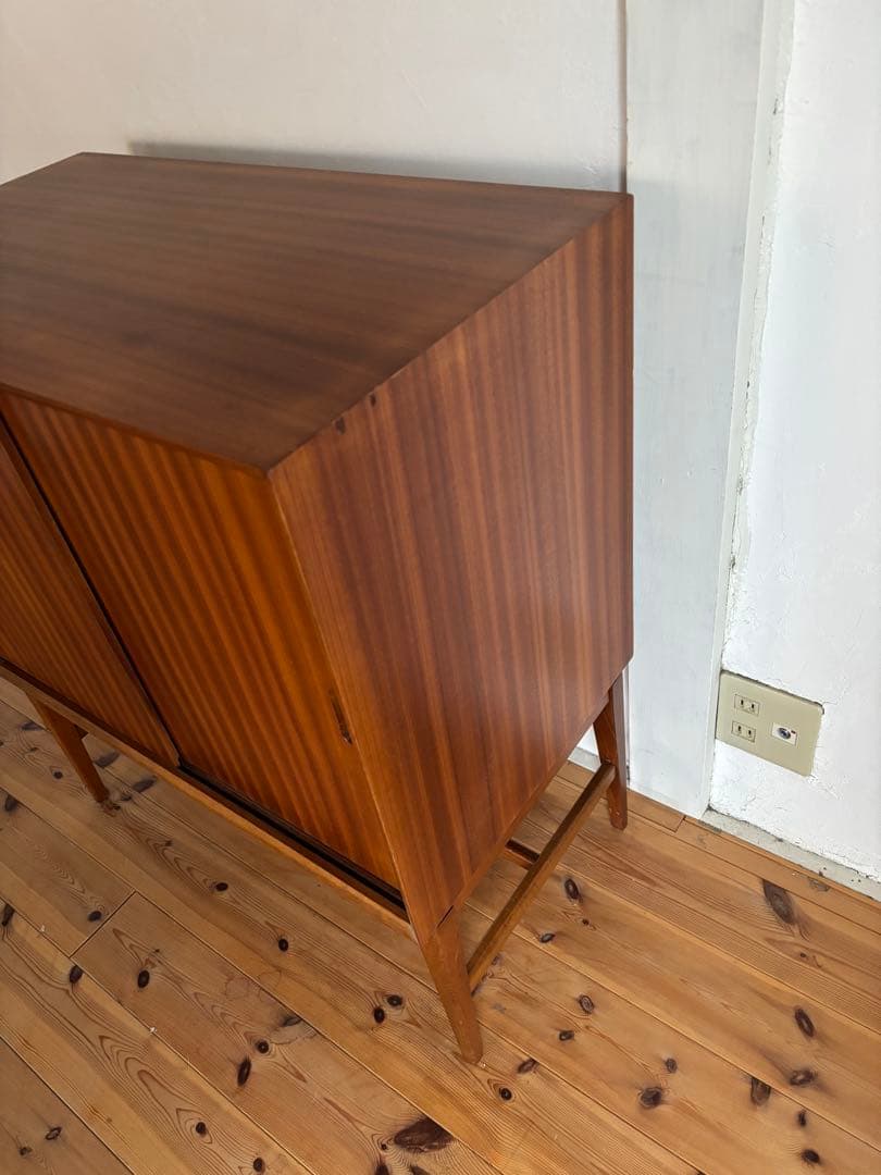 北欧ヴィンテージ　チーク　イギリス　キャビネット