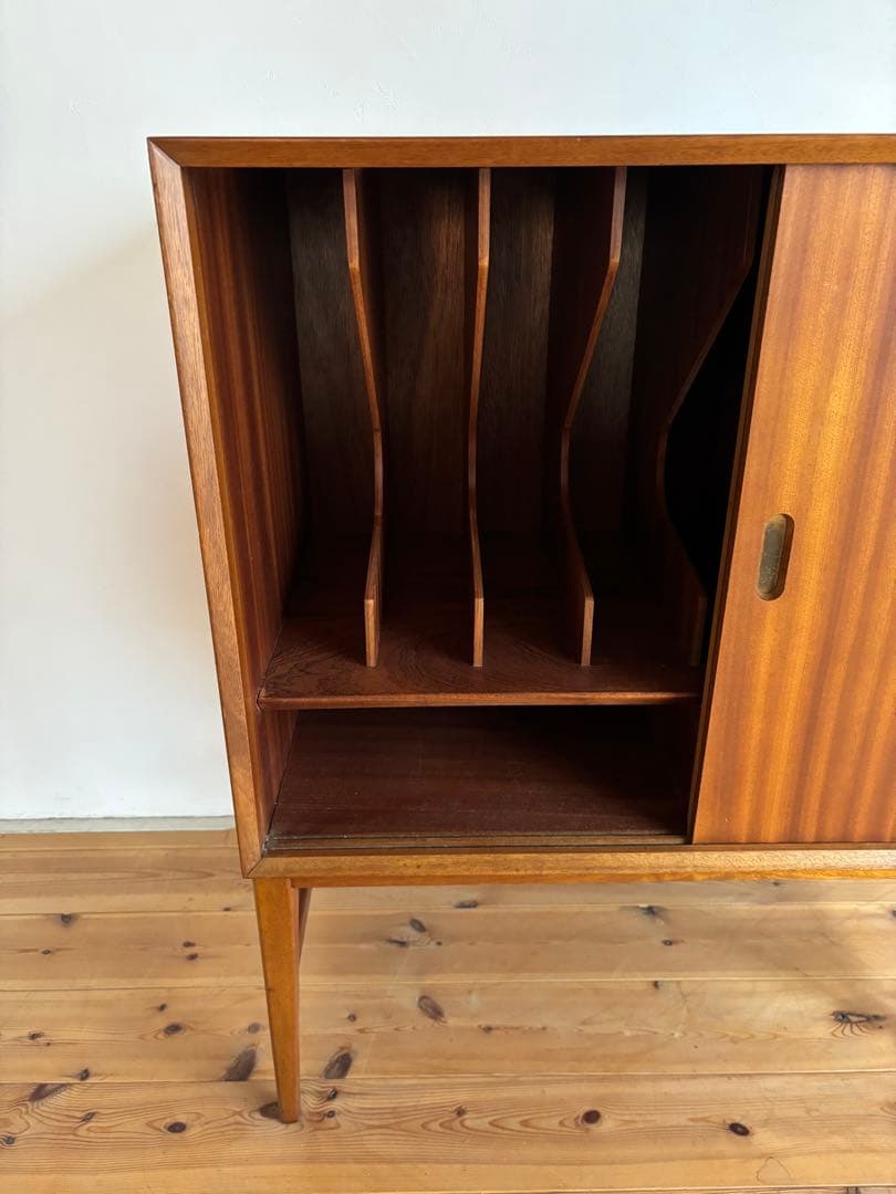 北欧ヴィンテージ　チーク　イギリス　キャビネット