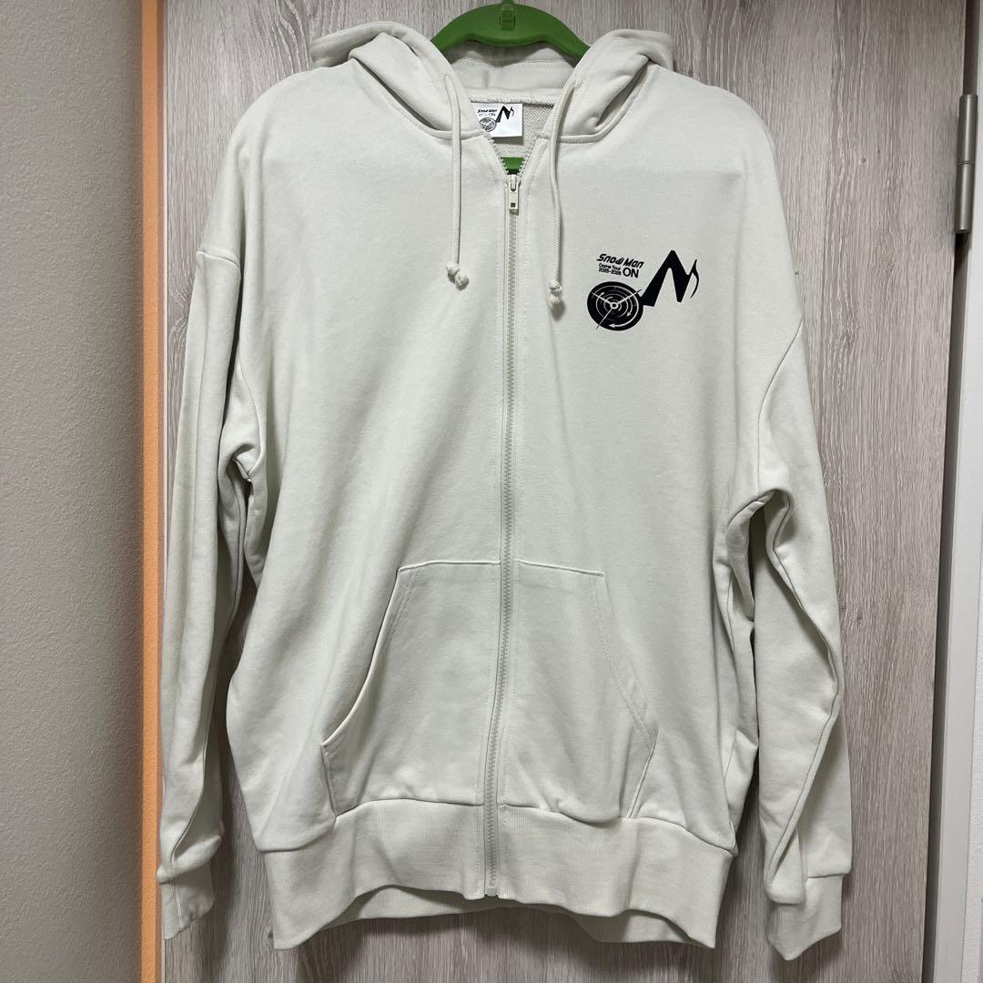 【新品】Man on 2025-2026 ライブ パーカー