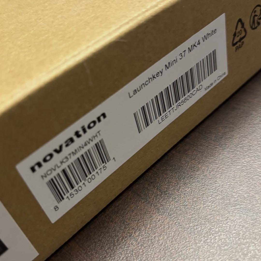 DTM・DAW Novation Launchkey mk4 Mini37 White