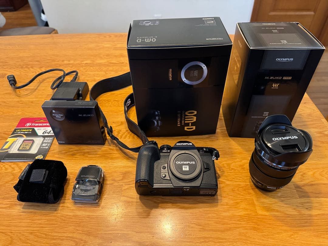 超美品 オリンパスOM-D E-M1 Mark II F2.8レンズキット