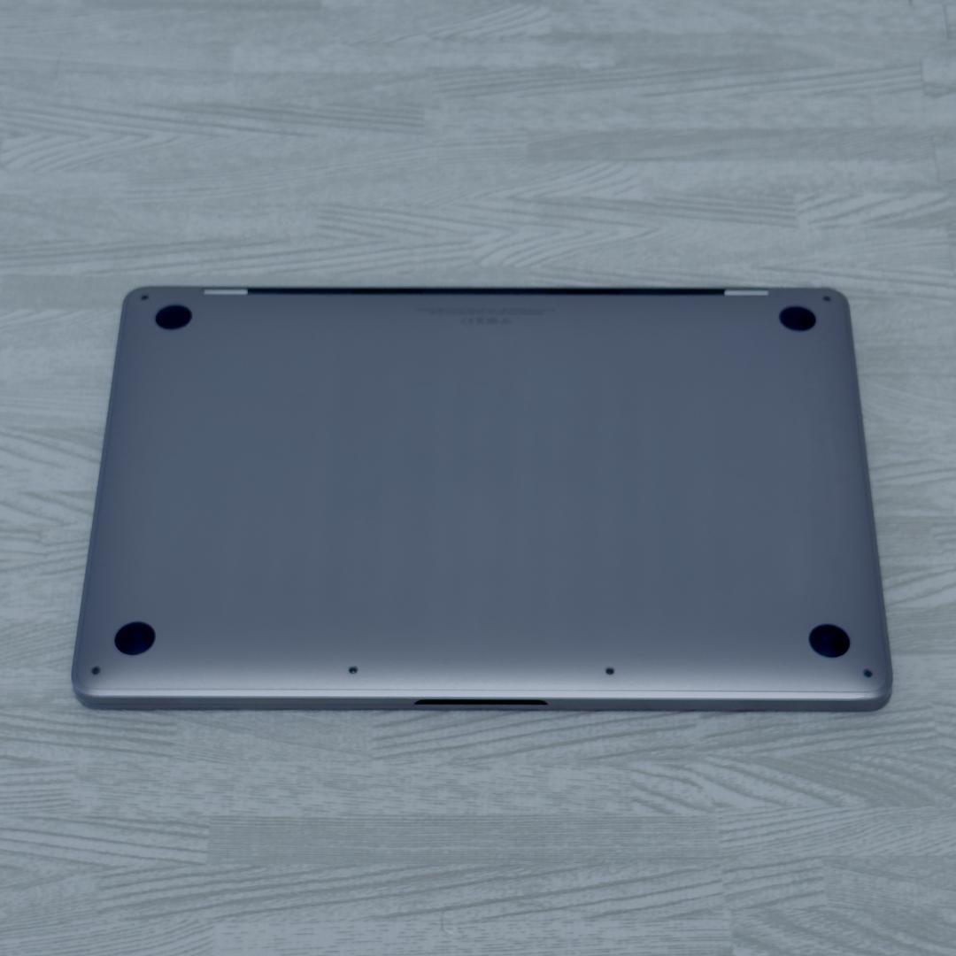 【美品】MacBook Pro 2020 256GB M1チップ 13インチ