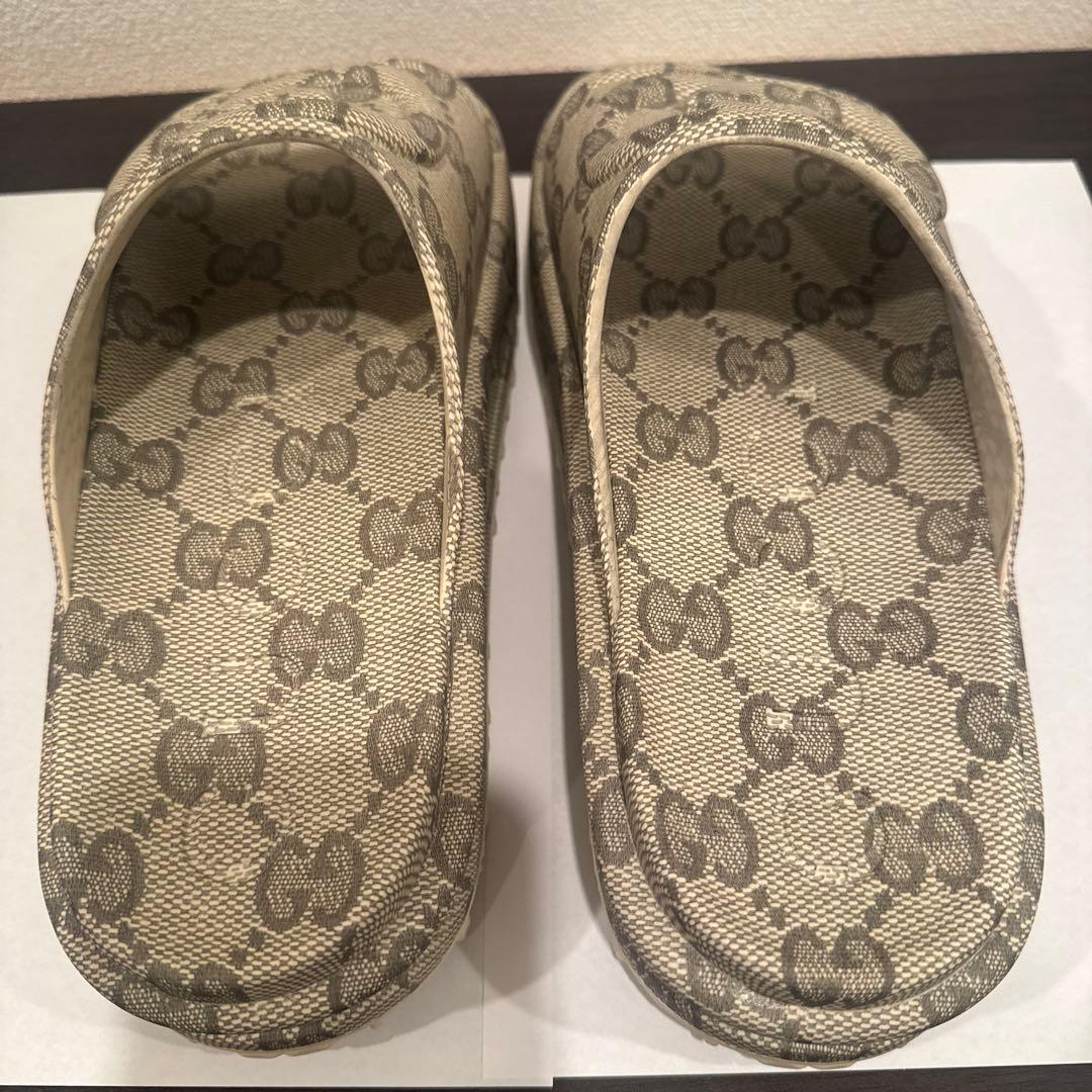 【T-MUNE】GUCCI GGパターン ベージュサンダル　サイズ9