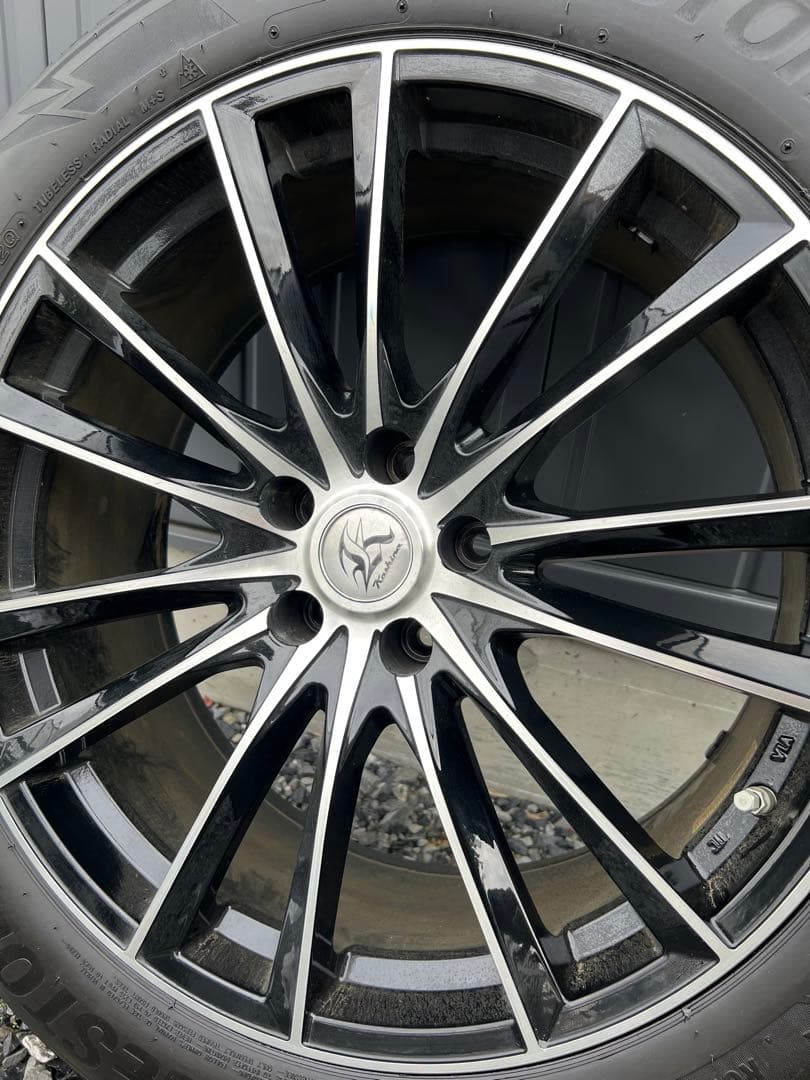 値下げ！ブリヂストンスタッドレス　タイヤホイール4本セット【235/55R20】