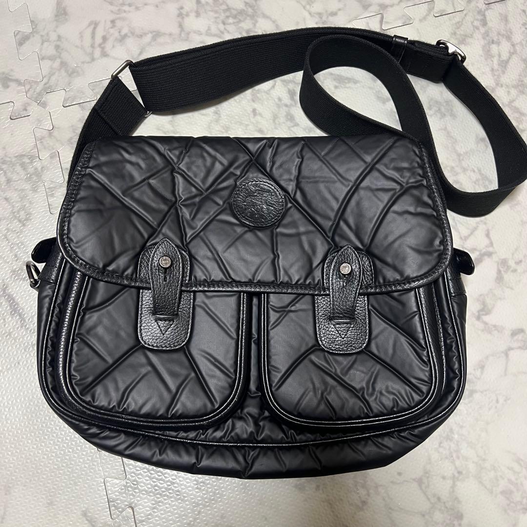 ハンティングワールド　バチュークロス　黒　メッセンジャーバック　ショルダーバック