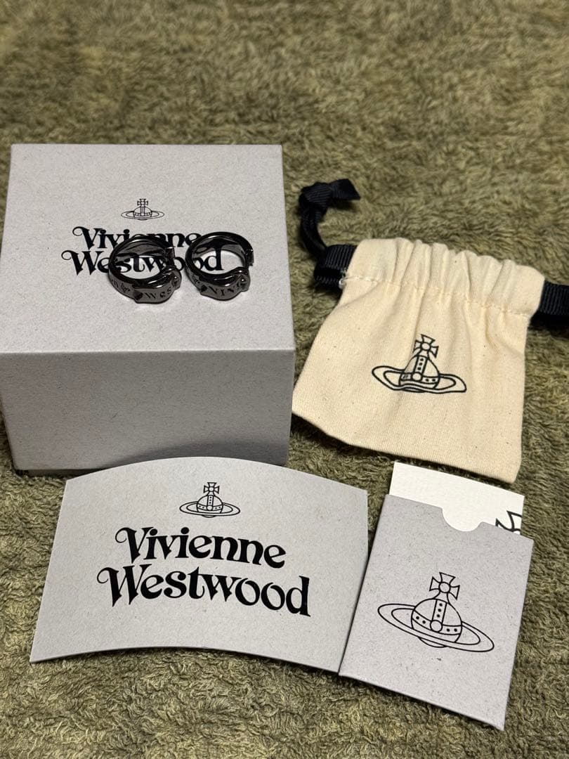 Vivienne Westwood フープピアス