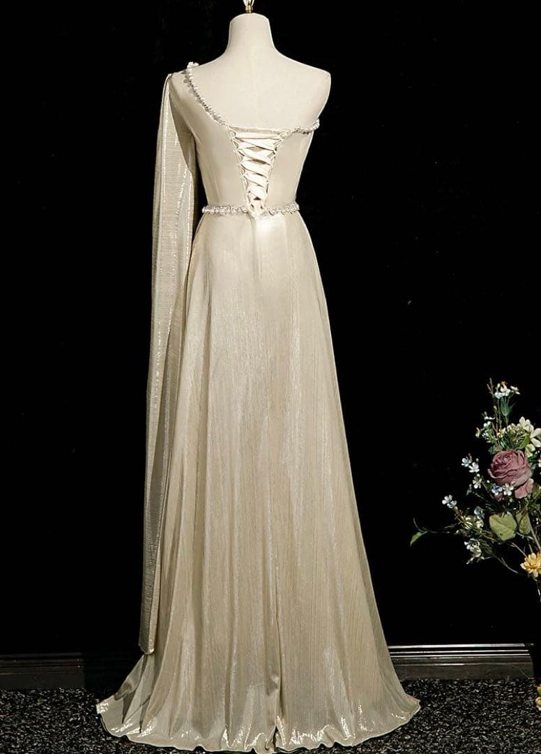 光沢感ある生地にパールが美しい ワンショル イブニングドレス