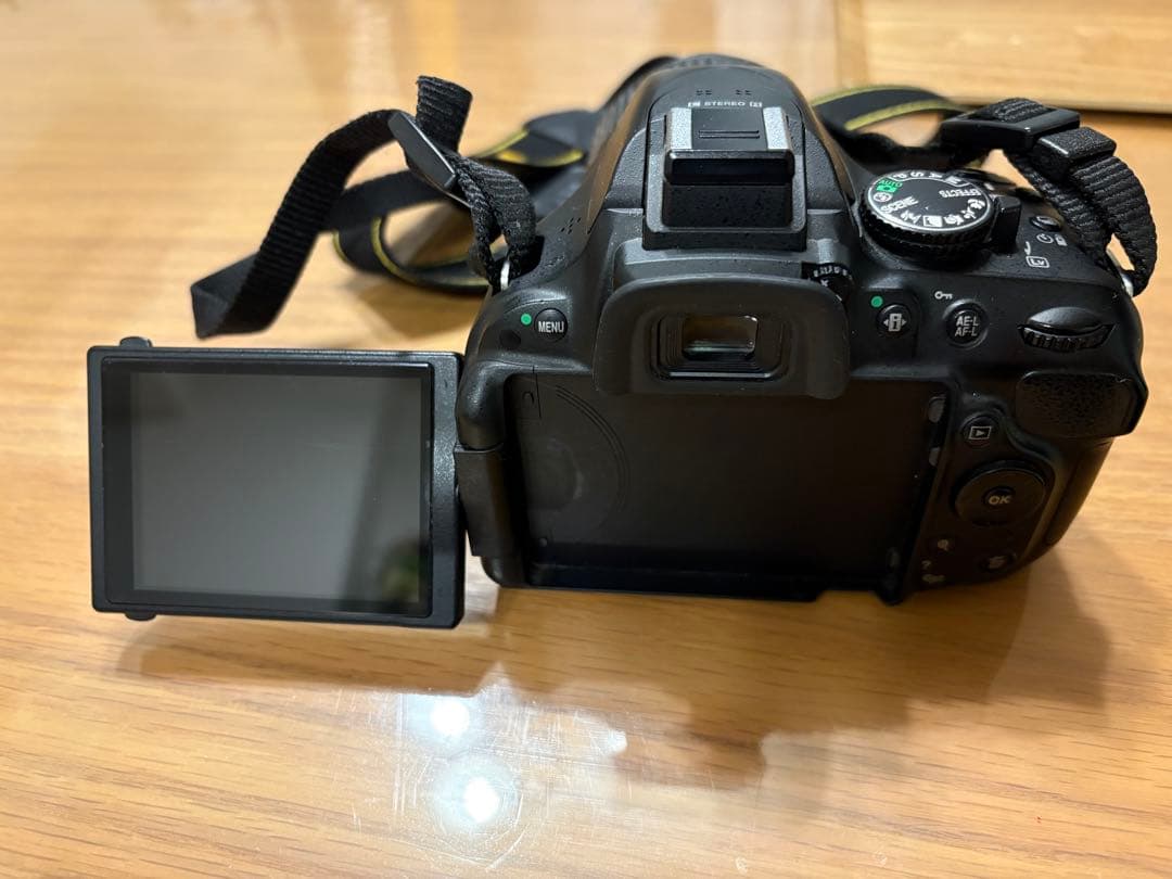 Nikon D5200 デジタル一眼レフカメラ　SDカード付属