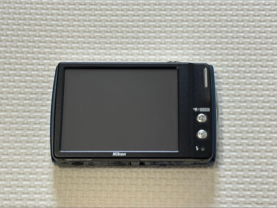 超美品 Nikon COOLPIX S230 コンパクトデジタルカメラ ブルー
