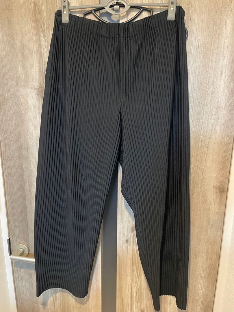 プリーツパンツ　黒　サイズ2 オムプリッセイッセイミヤケ