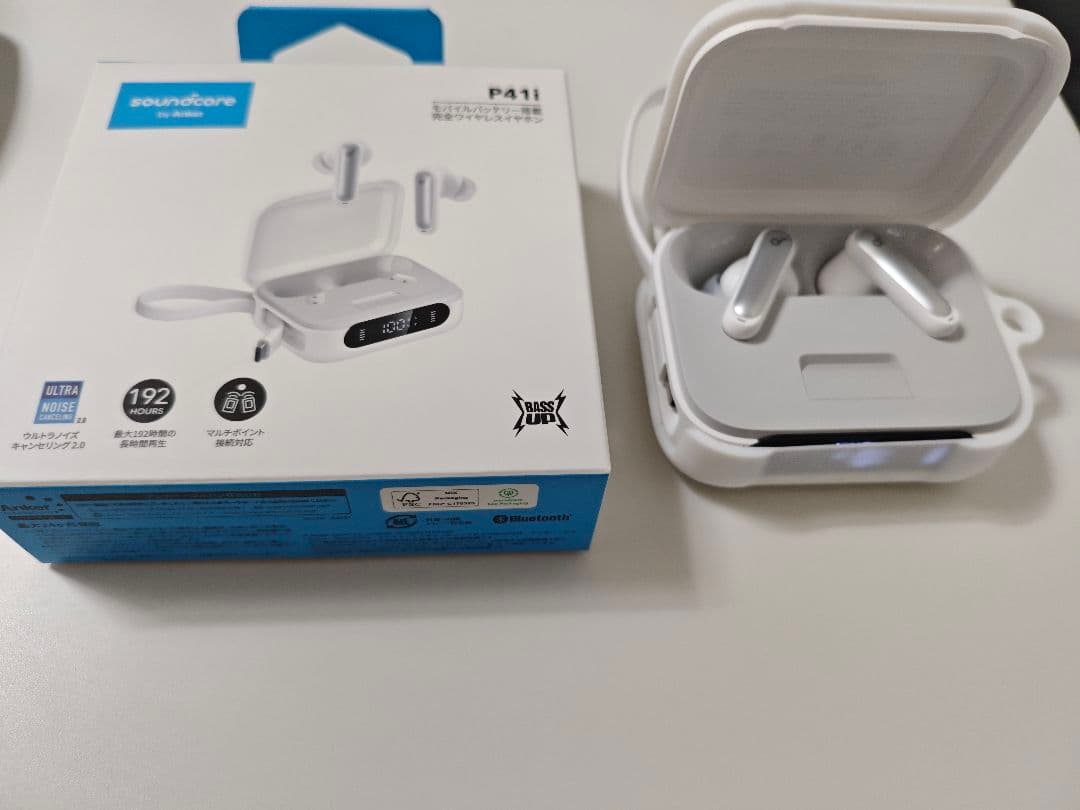 【セール中】Anker P41i シリコンケース付き