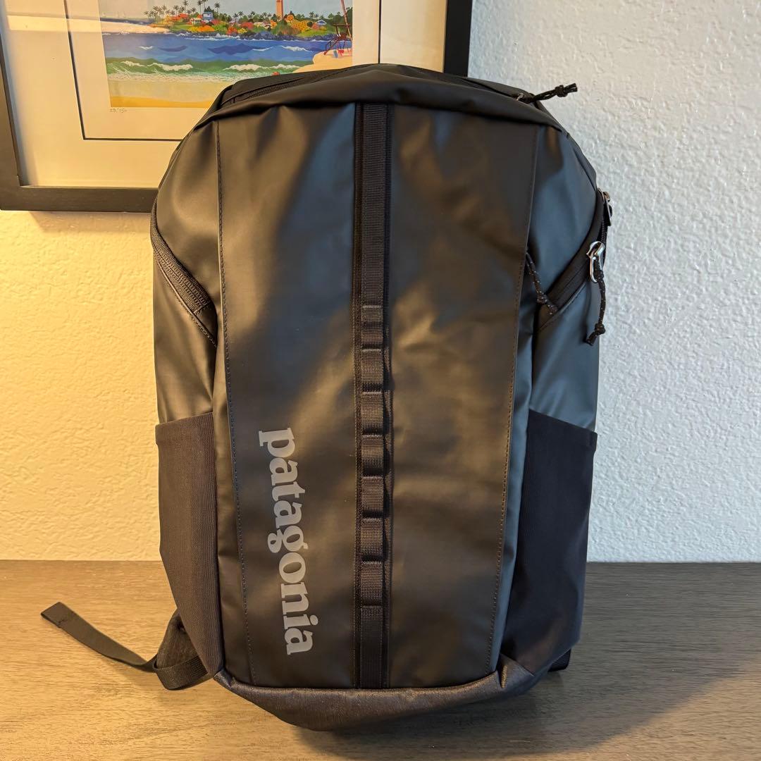 パタゴニア　ブラックホール　パック　25L 黒　新品未使用