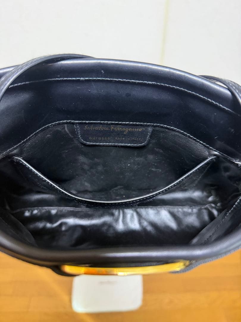 【極美品】【ヴィンテージ】サルバトーレフェラガモ　ショルダーバッグ　ブラック