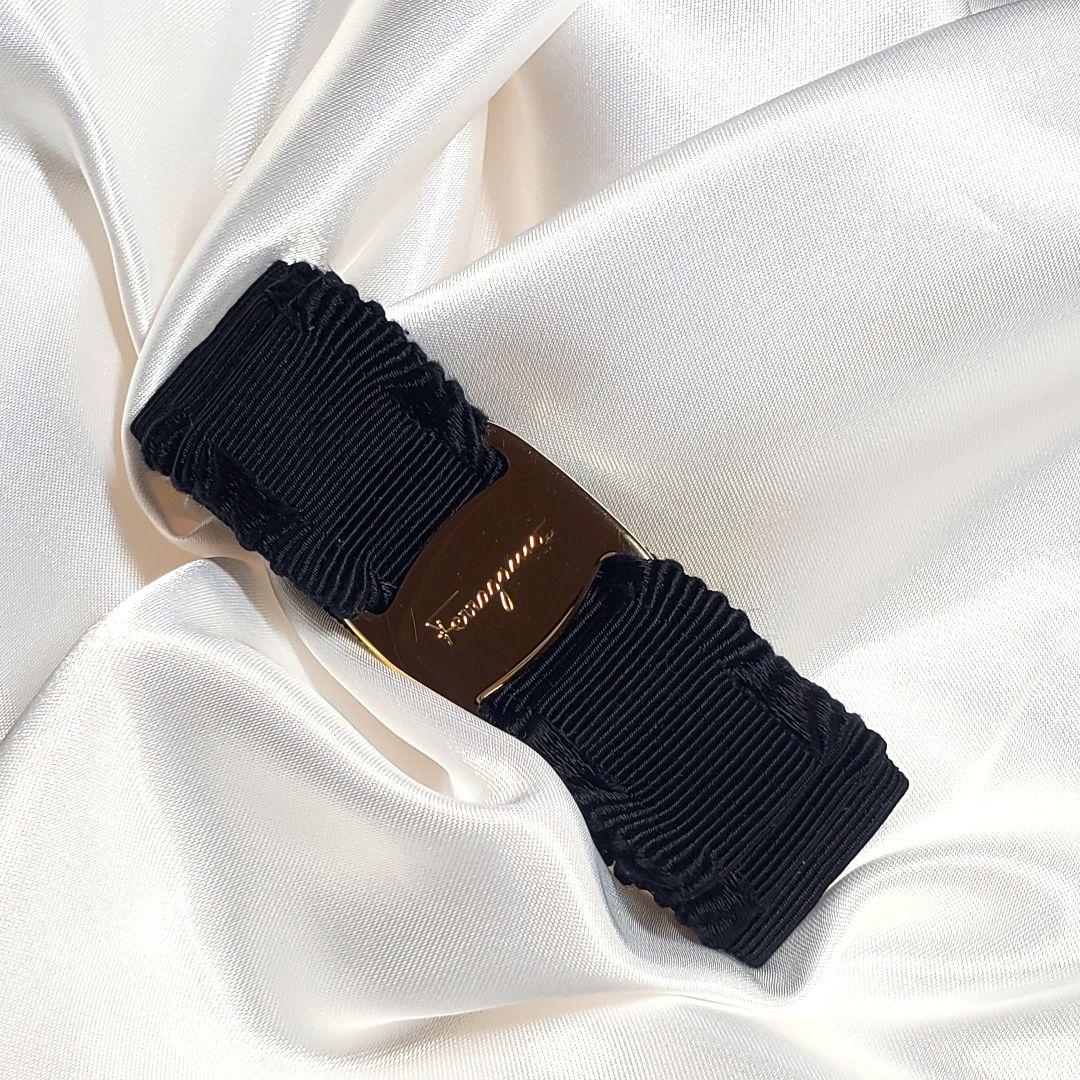 【希少☆美品】フリル フェラガモ バレッタ ヴァラ ブラック×ゴールドh015