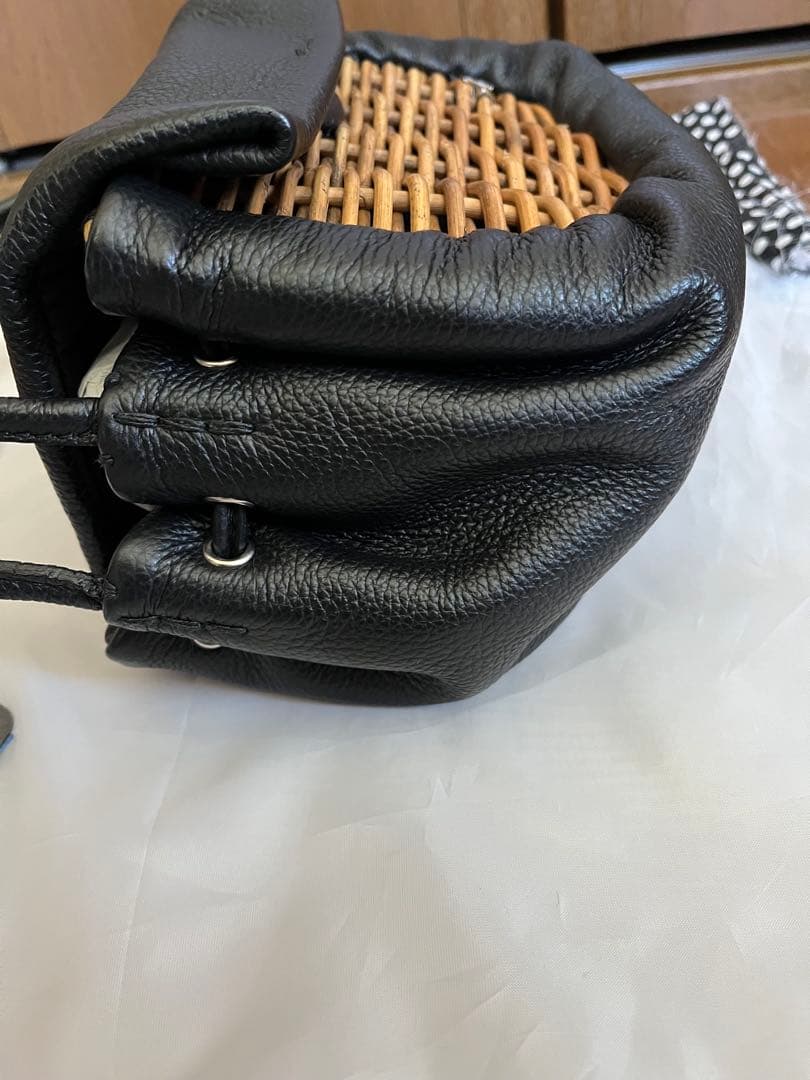 エバゴス フニュシュリンク アコーディオンバッグ