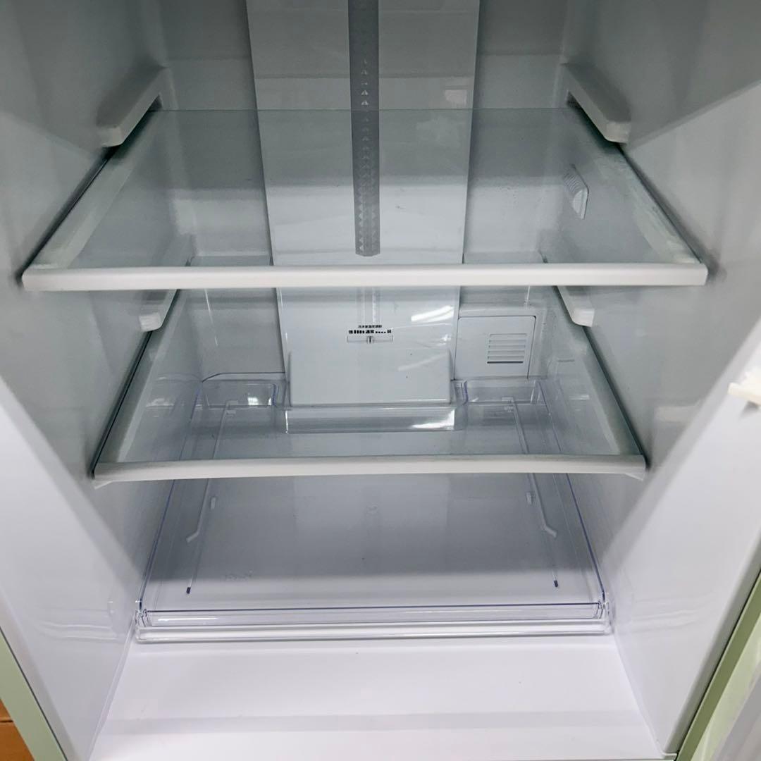 824 冷蔵庫　レトロ　容量149L 2020年製　一人暮らし　同棲向け