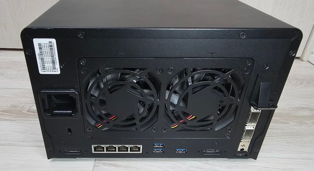 DS1517+ 16G & 10G-SFP+NWカード & HDD計2.5T