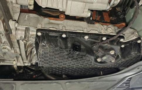 中古 VW フォルクスワーゲン オイルパン ゴルフ7 7.5 06K103598