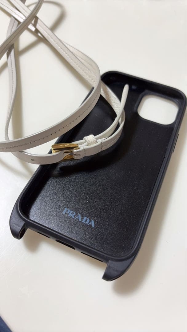 PRADA サフィアーノトライアングル iPhone14ケース