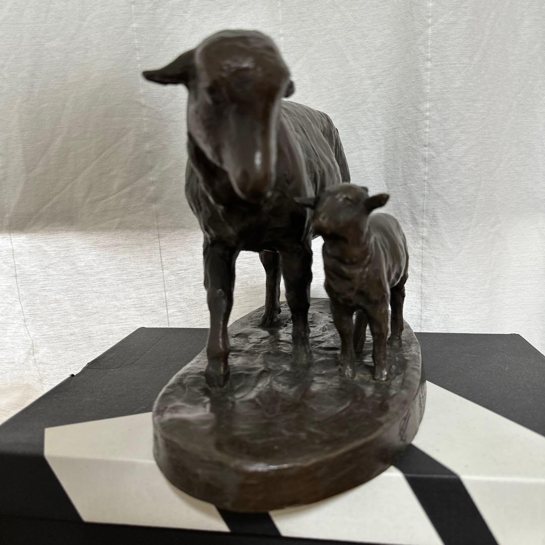 アンティーク雑貨　ブロンズ製 羊と子羊の彫刻 1957年製